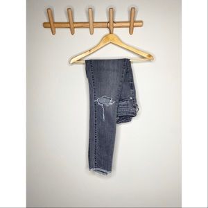 Universal thread distressed jeans